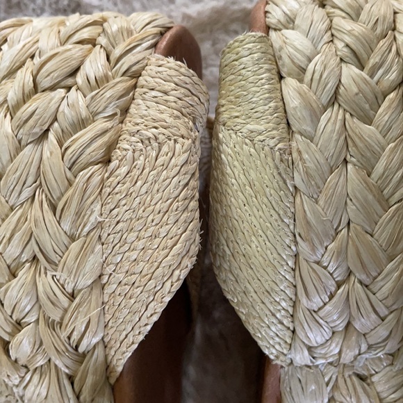 Jeffrey Campbell Cream Platform Sandals - Picture 13 of 14